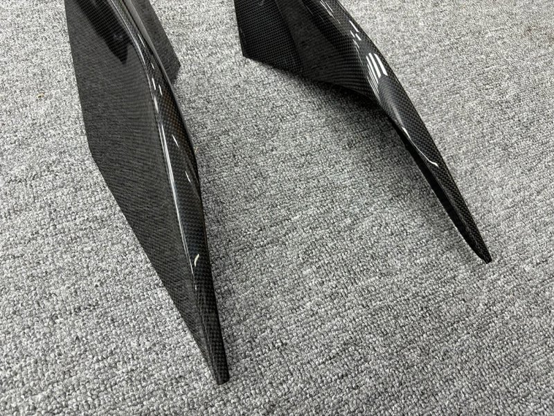 High Quality Fast Delivery Whole Sale Price Dry Carbon Fiber Side Vent Canards Body Kits for  F8